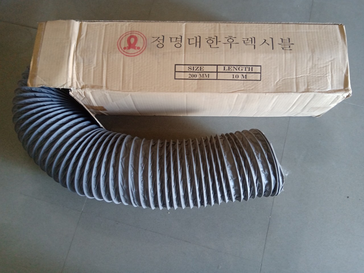 Ống xả hút bụi công nghiệp - ống nhựa Kim Nguyên - Công Ty TNHH Thương Mại Thiết Bị Điện Kim Nguyên